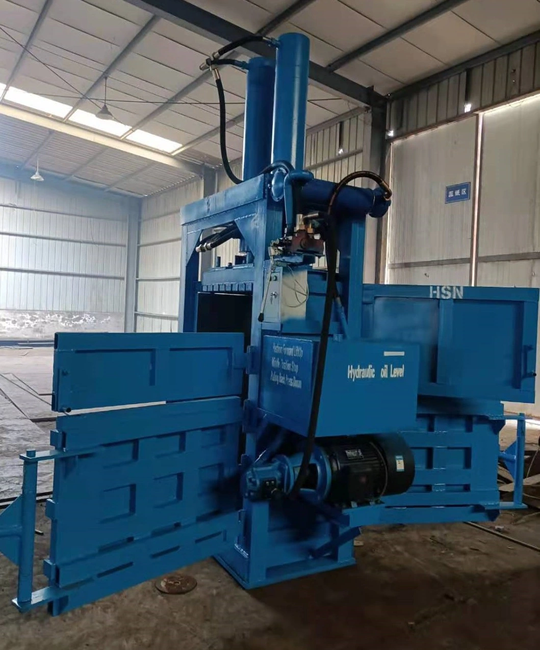 Single Chamber Textiles Baler